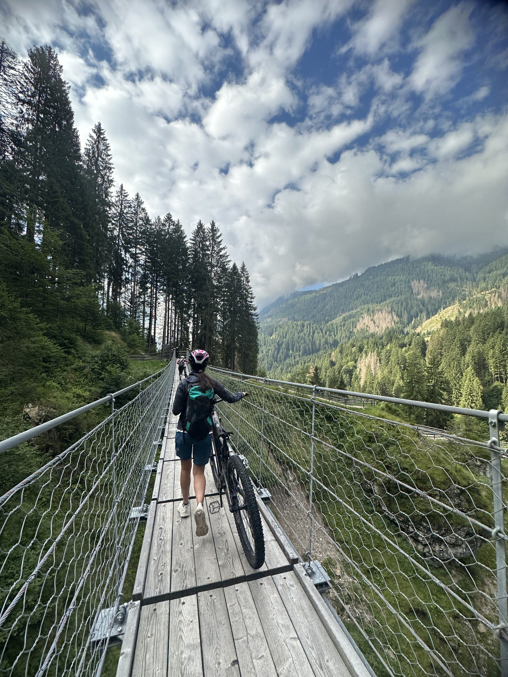 https://www.outdooractive.com/it/route/mountain-bike/san-martino-di-castrozza-primiero-vanoi/anello-in-mountain-bike-attorno-a-san-martino-di-castrozza/291871202/?utm_source=unknown&utm_medium=social&utm_campaign=user-shared-social-content&share=~zym3x9up$4ossaowg
